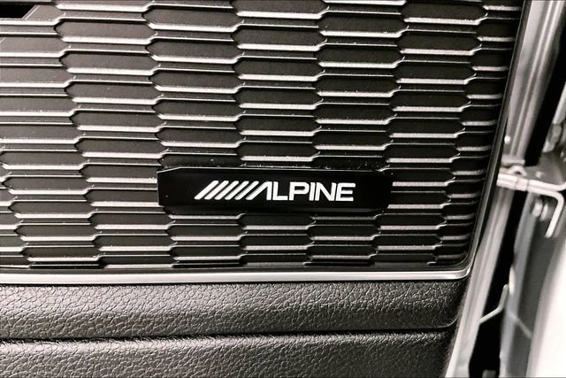 Used 2024 Jeep Grand Cherokee Limited w/ Black Appearance Package image 39