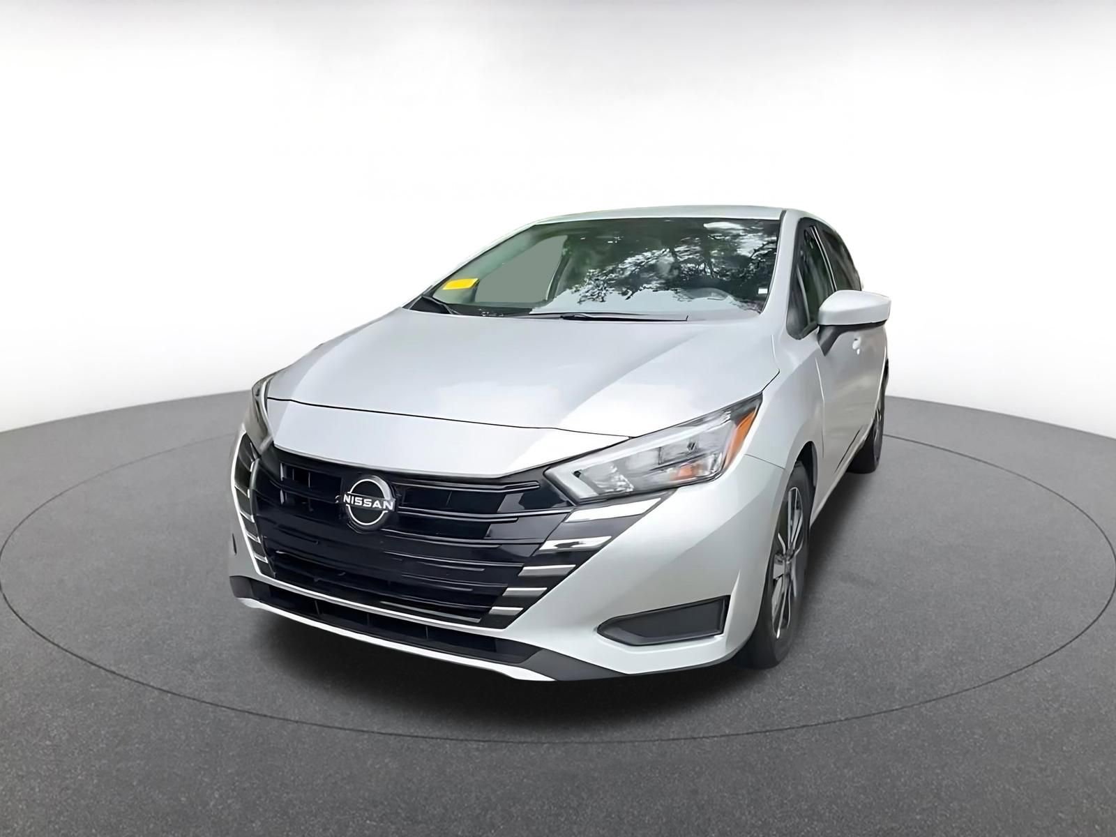 Used 2025 Nissan Versa SV FWD image 7