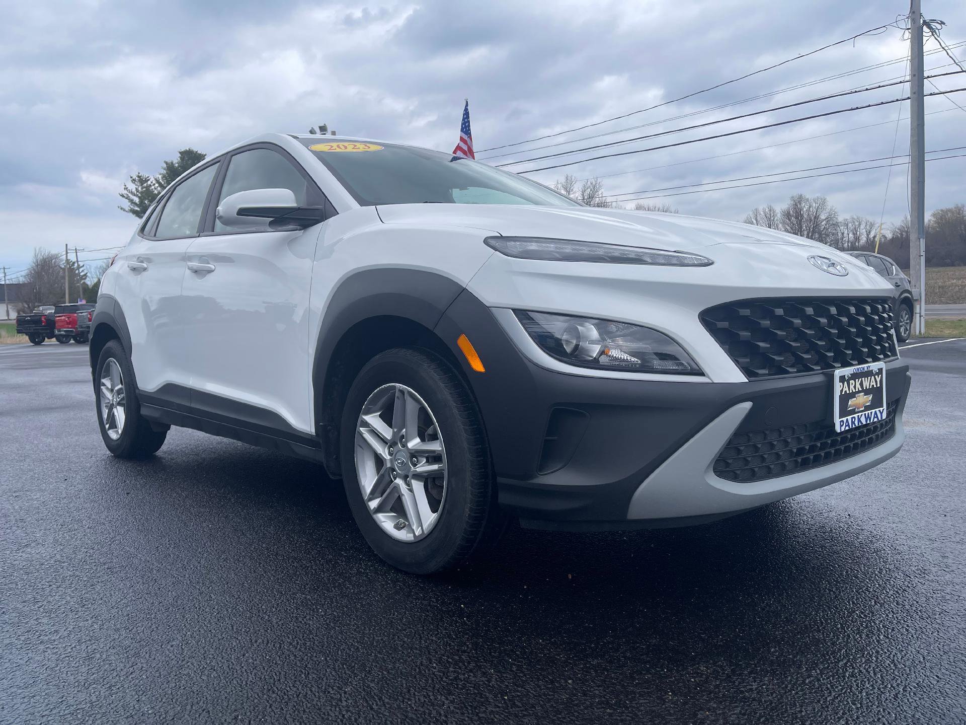 Used 2023 Hyundai Kona SE image 1