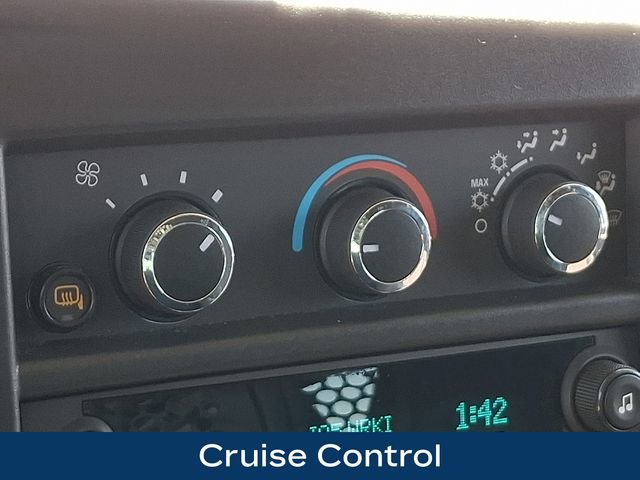 Used 2025 Chevrolet Express 2500 w/ Driver Convenience Package RWD image 13