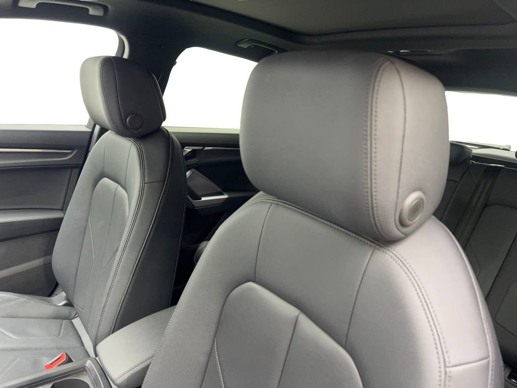 Used 2025 Audi Q3 2.0T Premium image 28