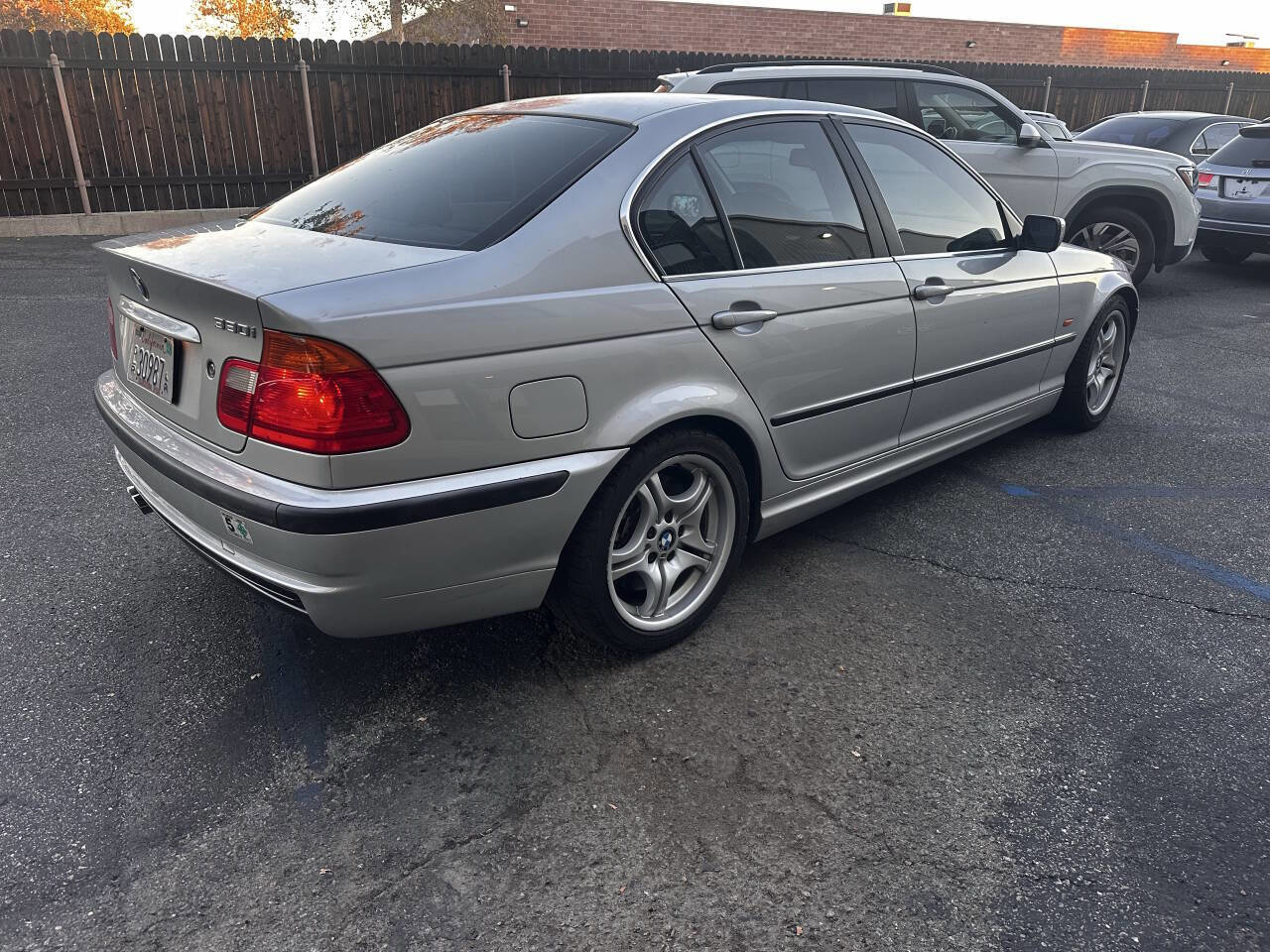 Used 2001 BMW 330i Sedan image 4