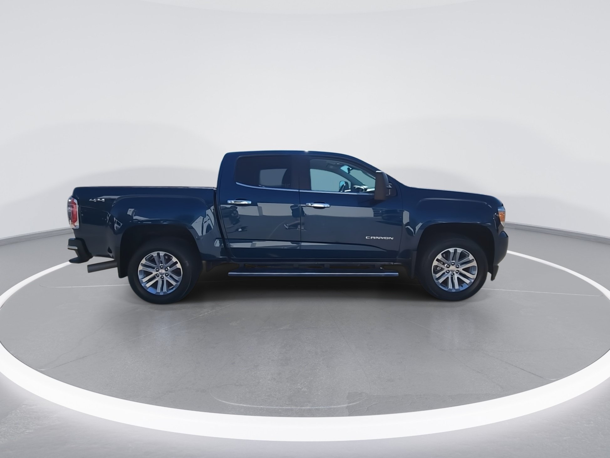 Used 2019 GMC Canyon SLT w/ Driver Alert Package AWD/4WD image 9