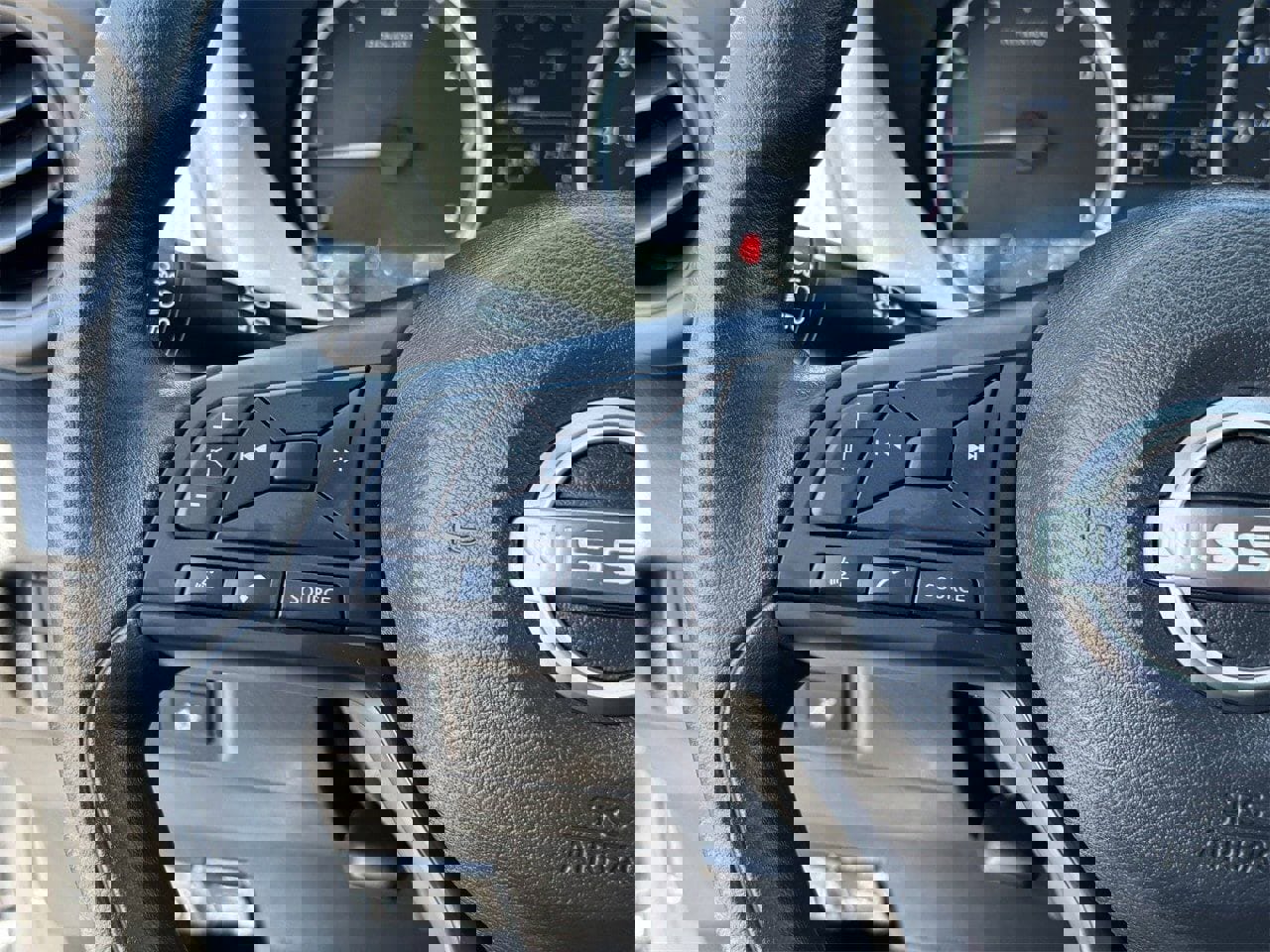 New 2025 Nissan Kicks Play S image 35