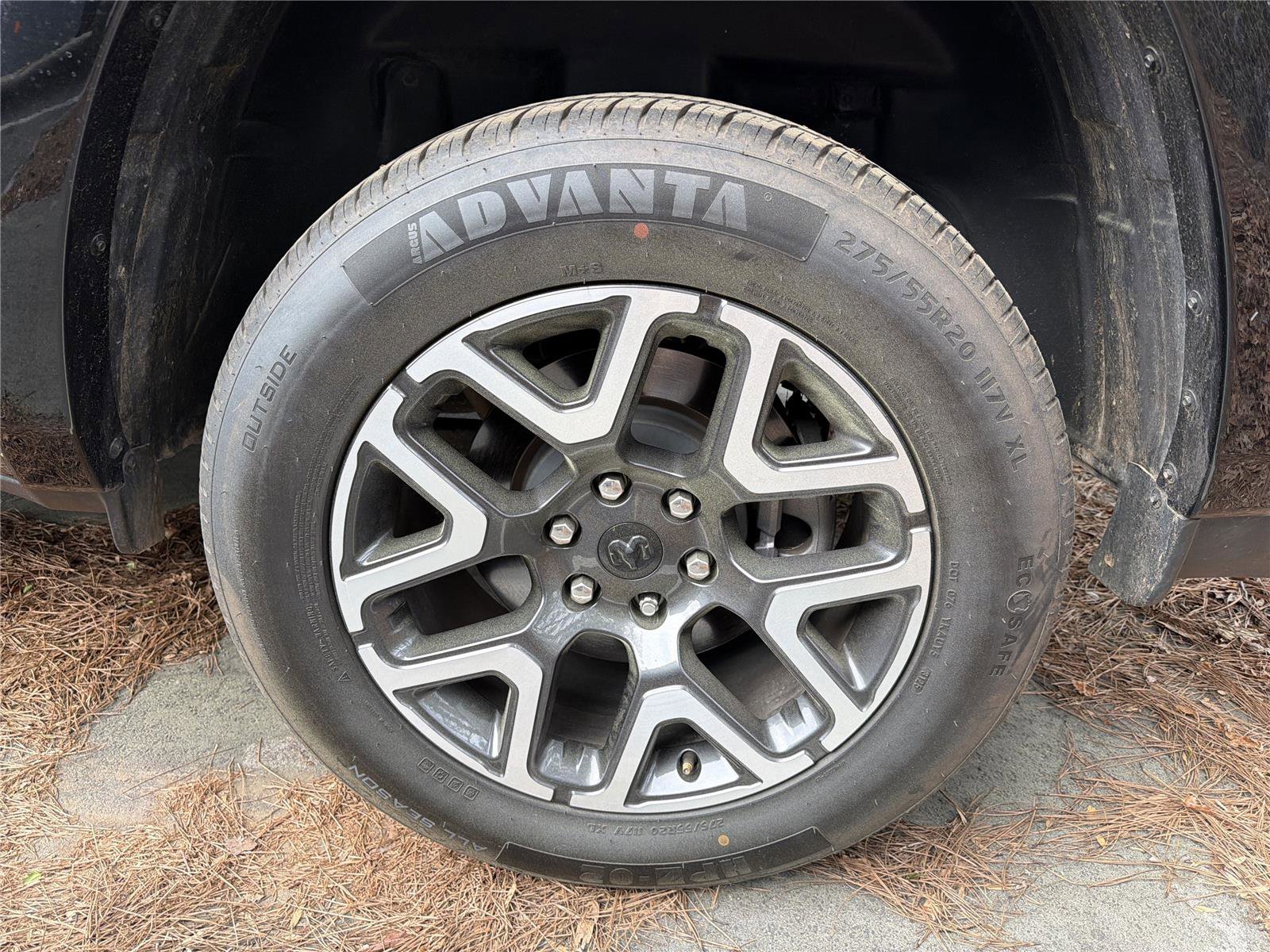 Used 2025 RAM 1500 Laramie image 16