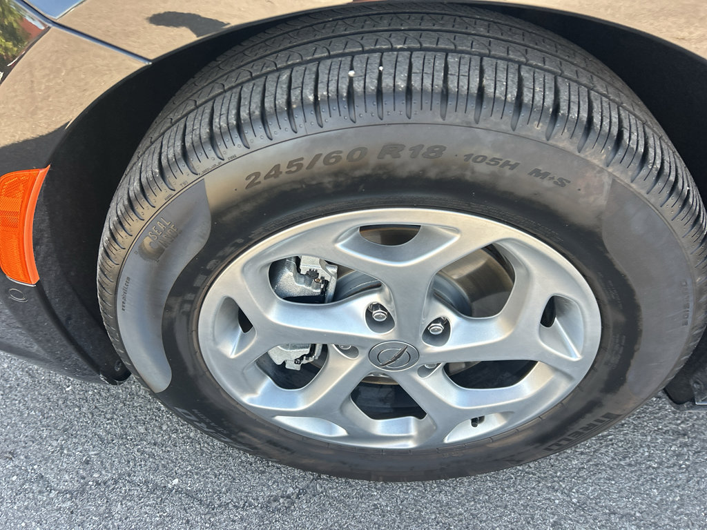 Used 2023 Chrysler Pacifica Limited w/ Uconnect Theater Family Group FWD image 12