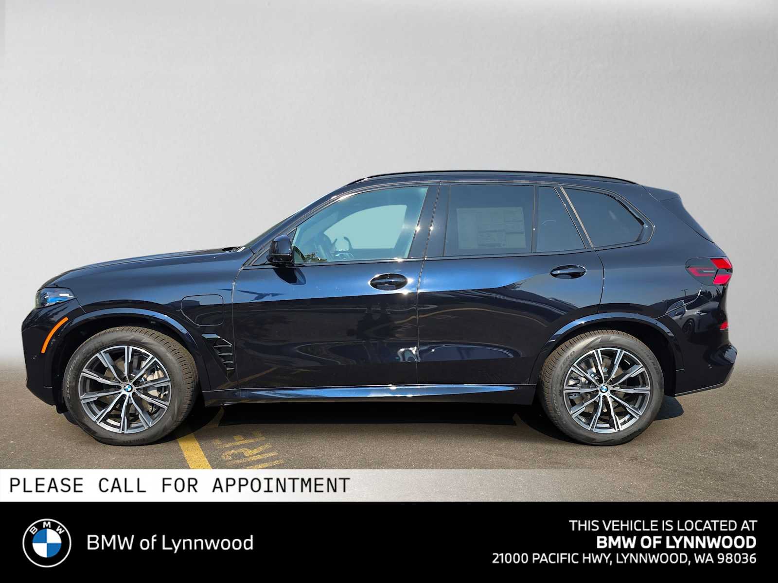 New 2026 BMW X5 xDrive50e w/ M Sport Package AWD/4WD image 6