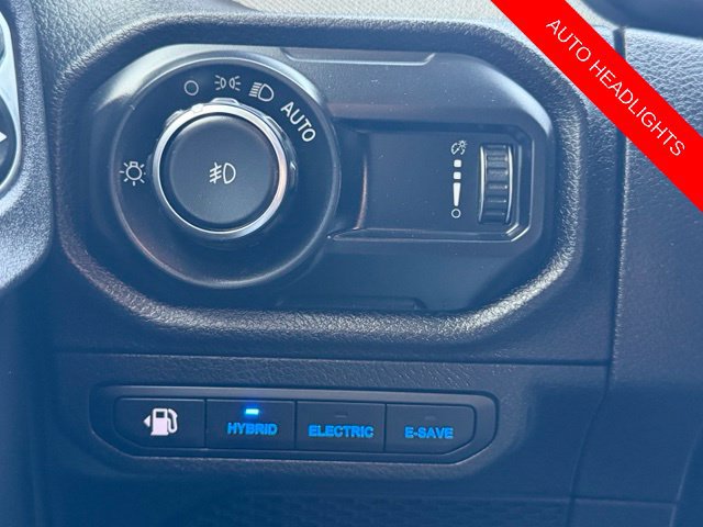 Used 2024 Jeep Wrangler Unlimited w/ Convenience Group AWD/4WD image 35