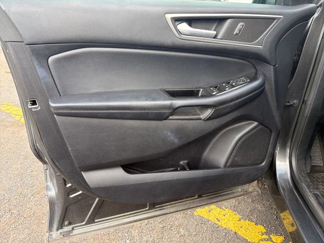 Used 2018 Ford Edge SEL w/ Equipment Group 201A FWD image 10