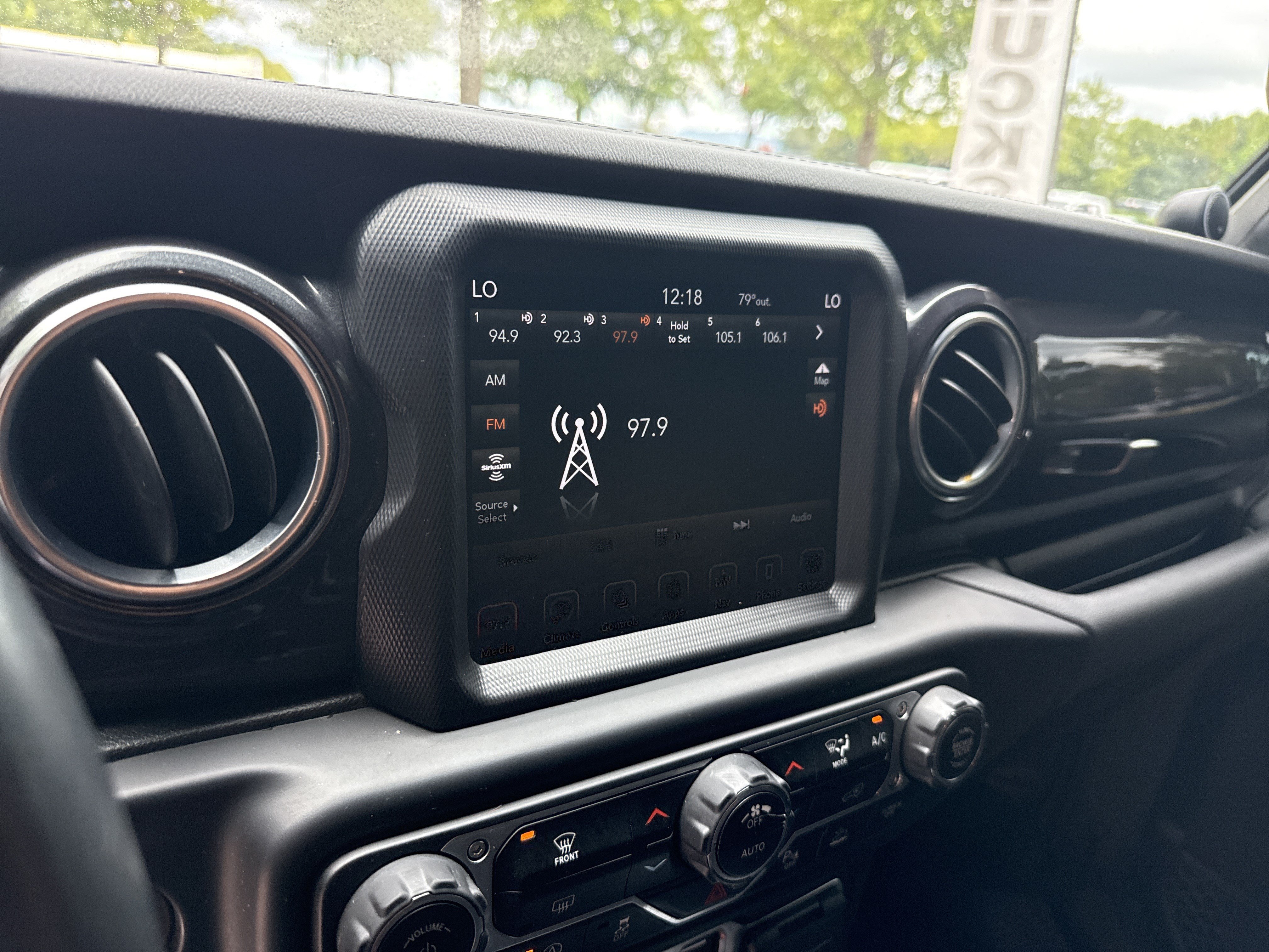 Used 2021 Jeep Wrangler Unlimited Sahara AWD/4WD image 27