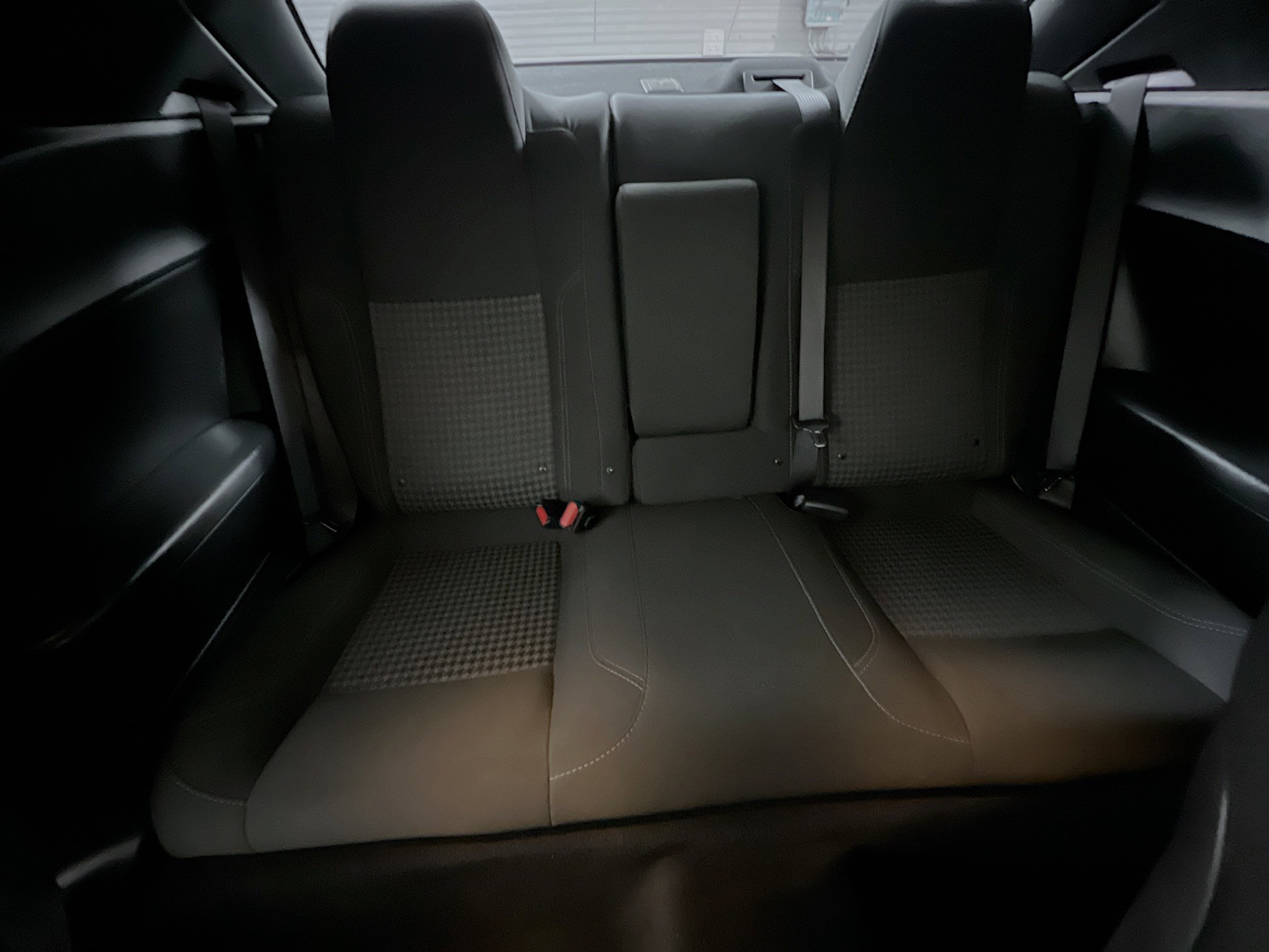 Used 2019 Dodge Challenger SXT image 32