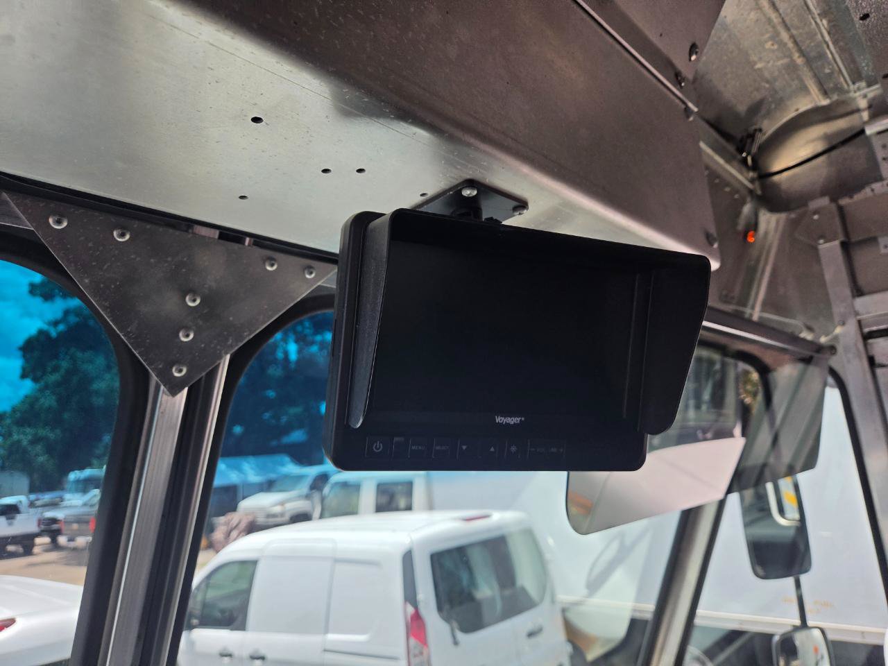 Used 2017 Ford E-350 and Econoline 350 Super Duty w/ A/C Prep Package RWD image 12