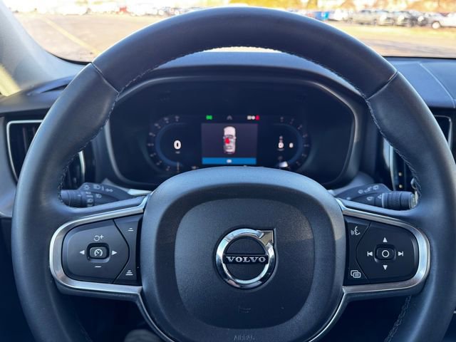 Used 2023 Volvo XC60 B5 Core image 24