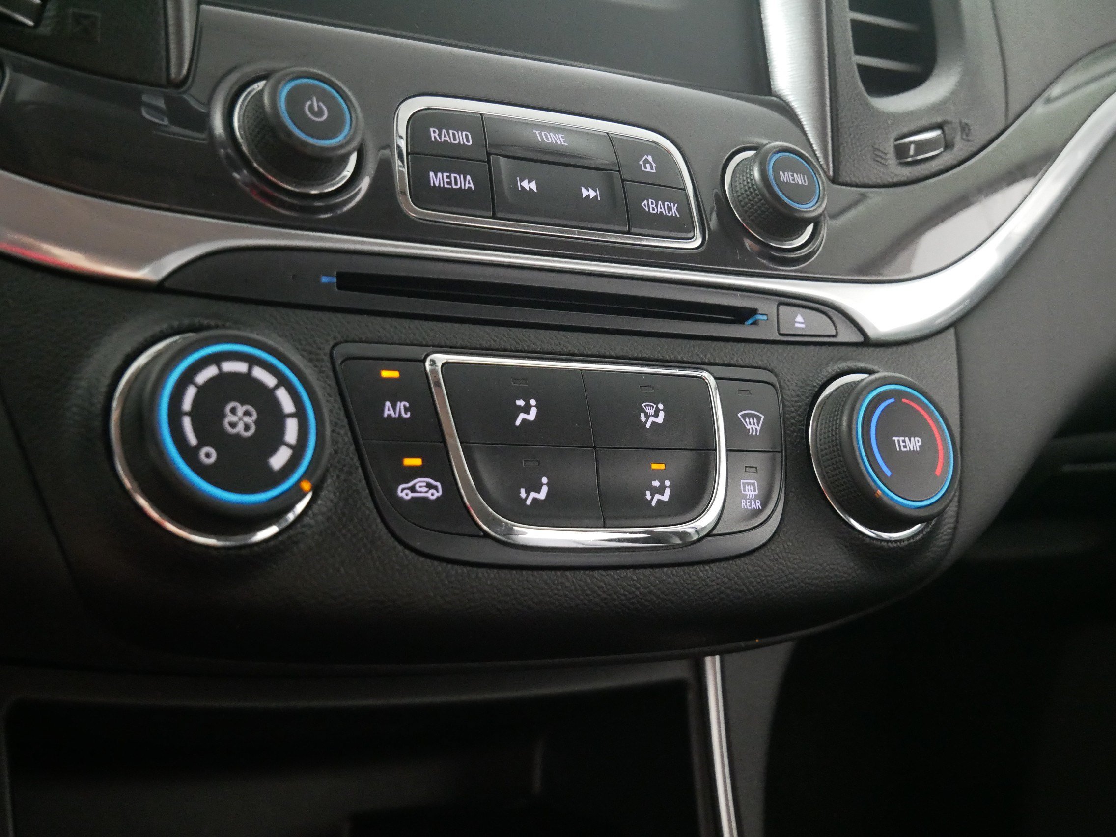 Used 2015 Chevrolet Impala LS FWD image 23