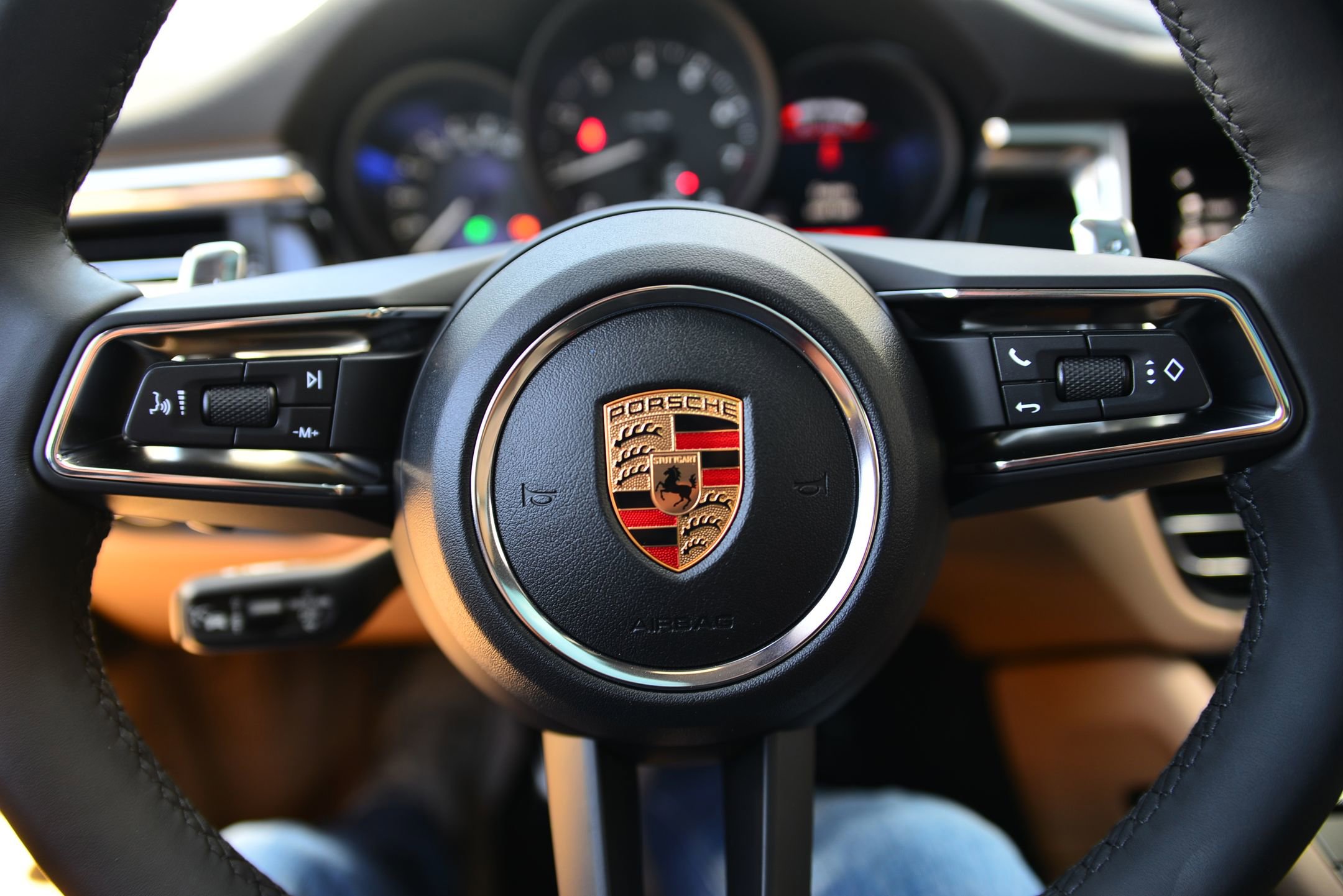 Certified 2026 Porsche Macan image 31