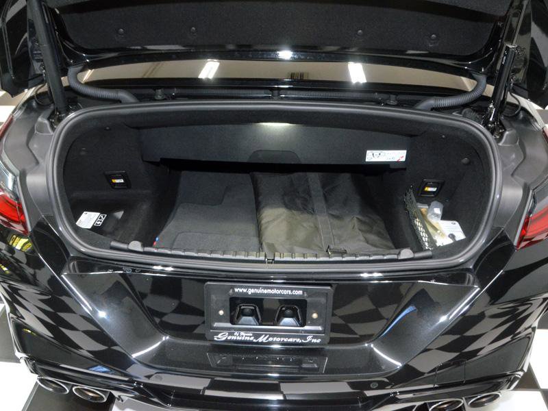 Used 2020 BMW M8 Convertible w/ Driving Assistance Package image 34