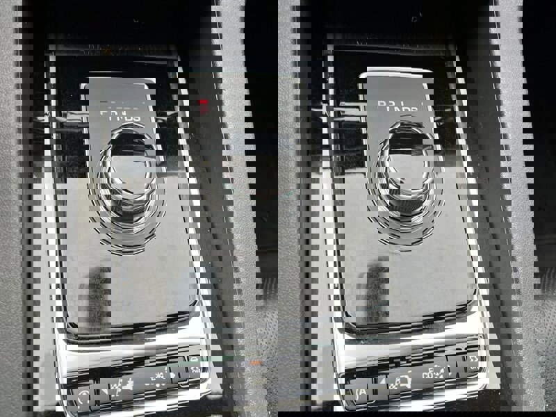 Used 2017 Jaguar F-PACE Prestige AWD/4WD image 37