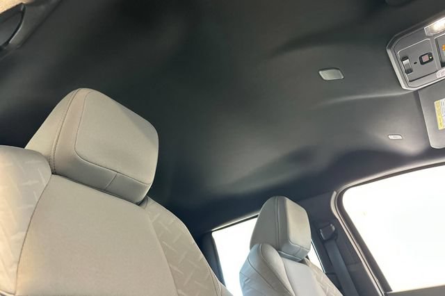 Used 2025 Toyota Tacoma SR5 AWD/4WD image 18