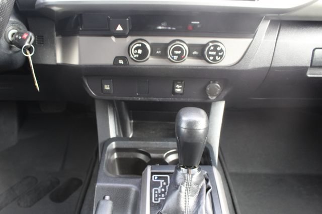 Used 2016 Toyota Tacoma SR5 w/ SR5 Appearance Package (SN) RWD image 41