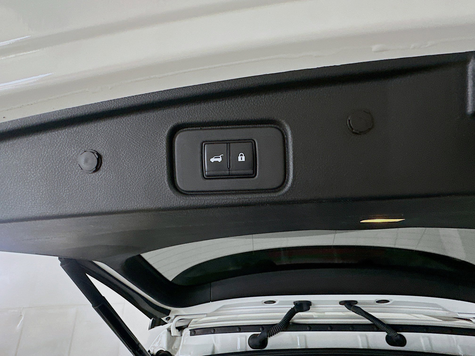 Used 2025 Nissan Pathfinder SV image 30