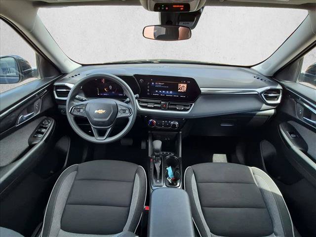 Used 2025 Chevrolet TrailBlazer LT AWD/4WD image 18