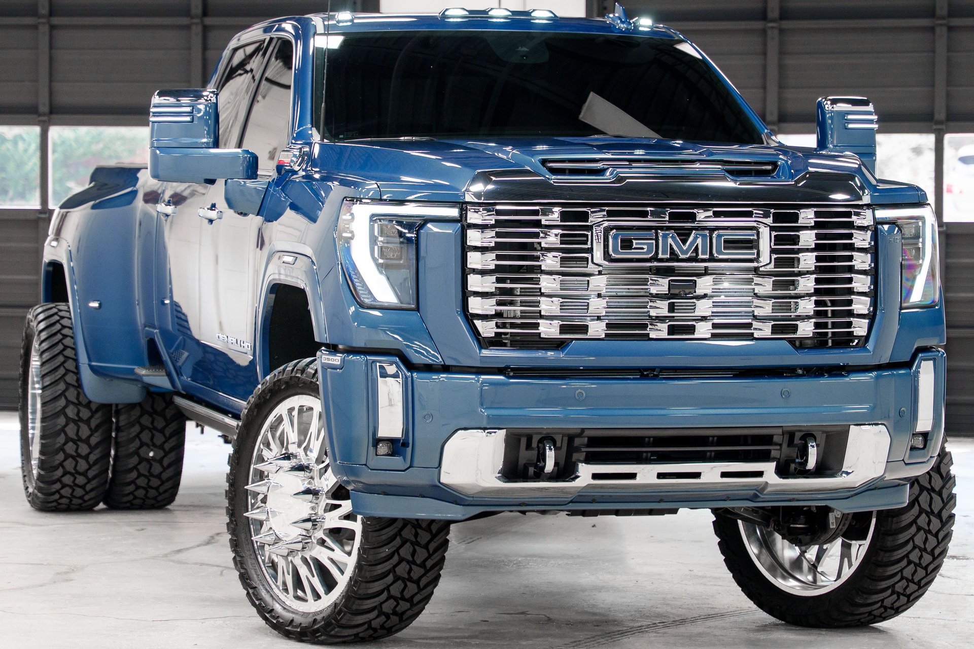Used 2026 GMC Sierra 3500 Denali w/ Denali Reserve Package AWD/4WD image 2