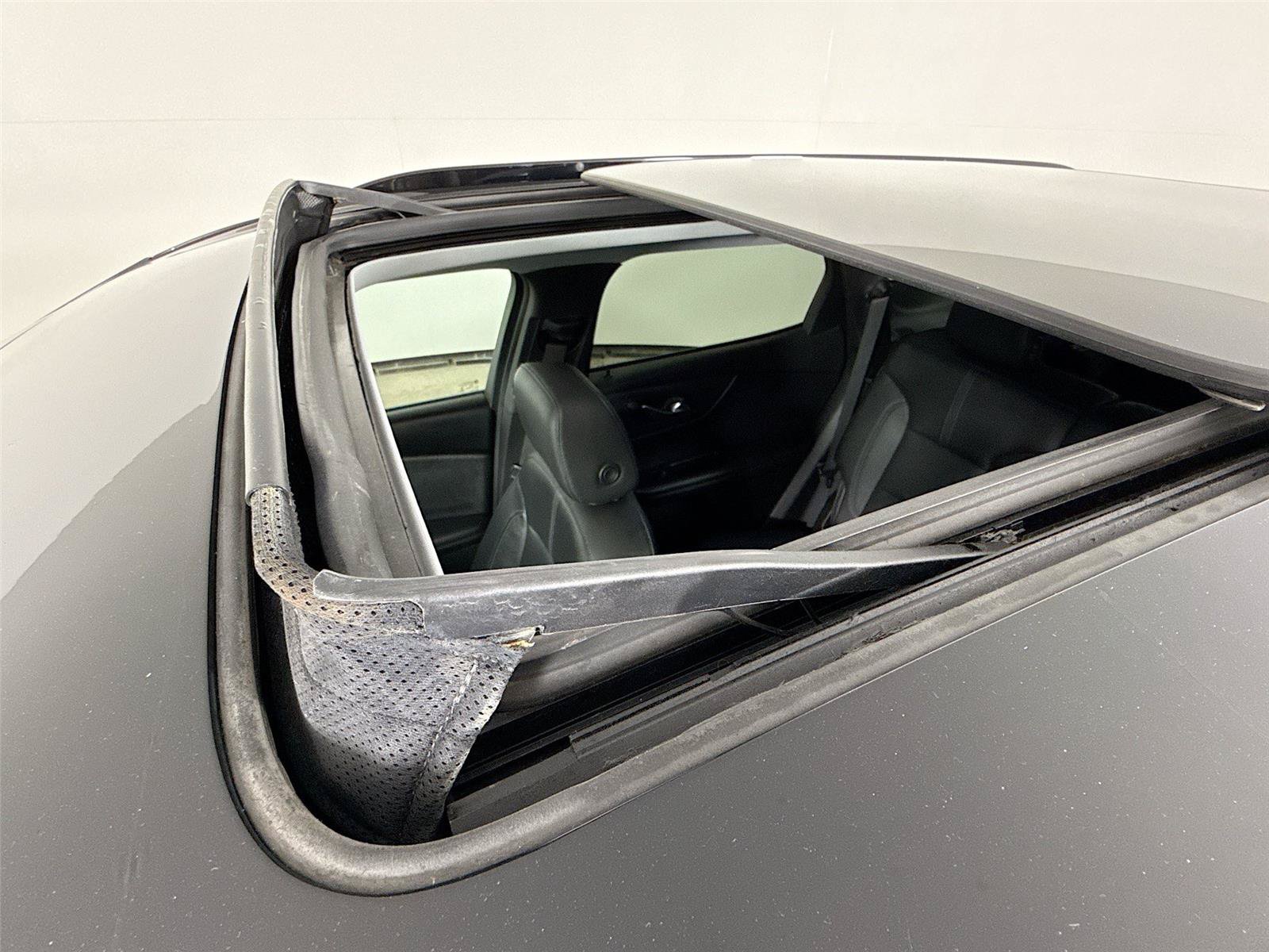 Used 2019 Chevrolet Blazer LT w/ Sun and Wheels Package AWD/4WD image 24