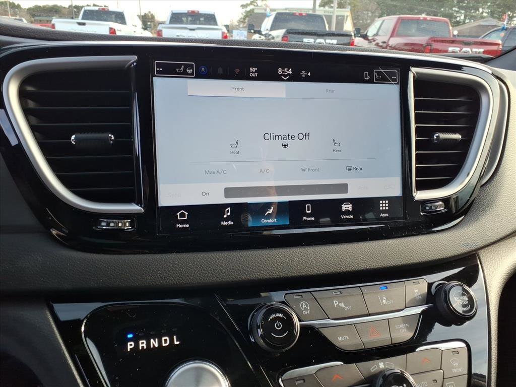 New 2026 Chrysler Voyager LX FWD image 15