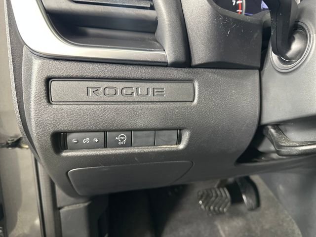 Used 2024 Nissan Rogue S image 19