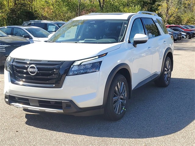 New 2025 Nissan Pathfinder SL w/ SL Premium Package image 2