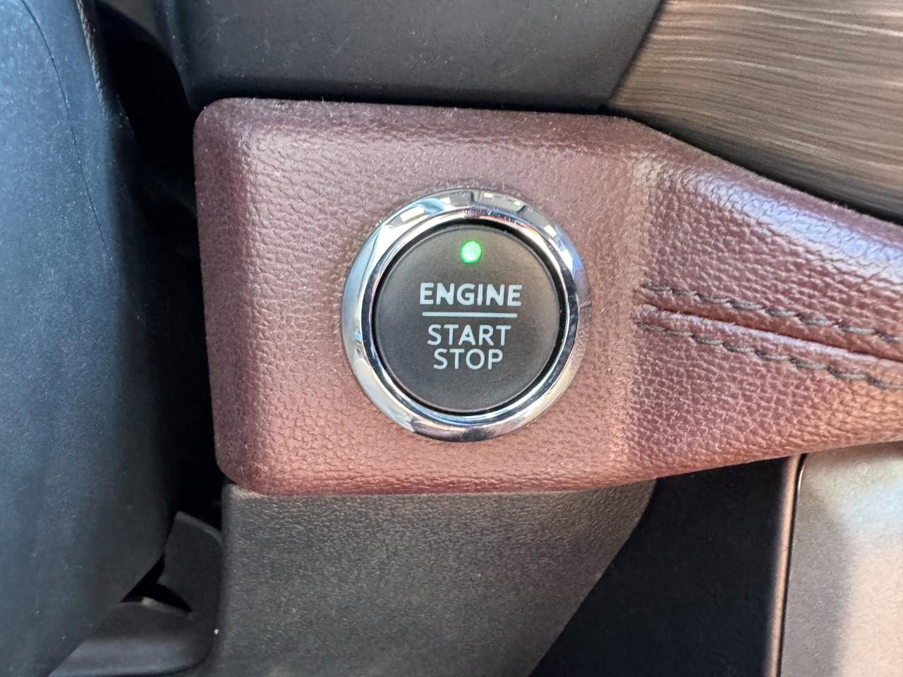 Used 2024 Ford Expedition Limited image 25