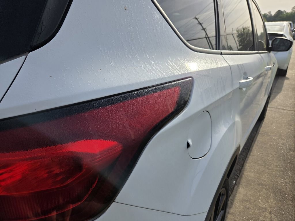 Used 2019 Ford Escape SE FWD image 7