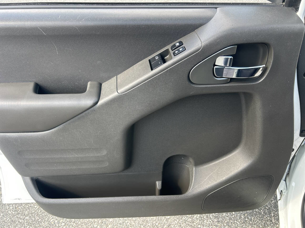 Used 2019 Nissan Frontier SV image 12