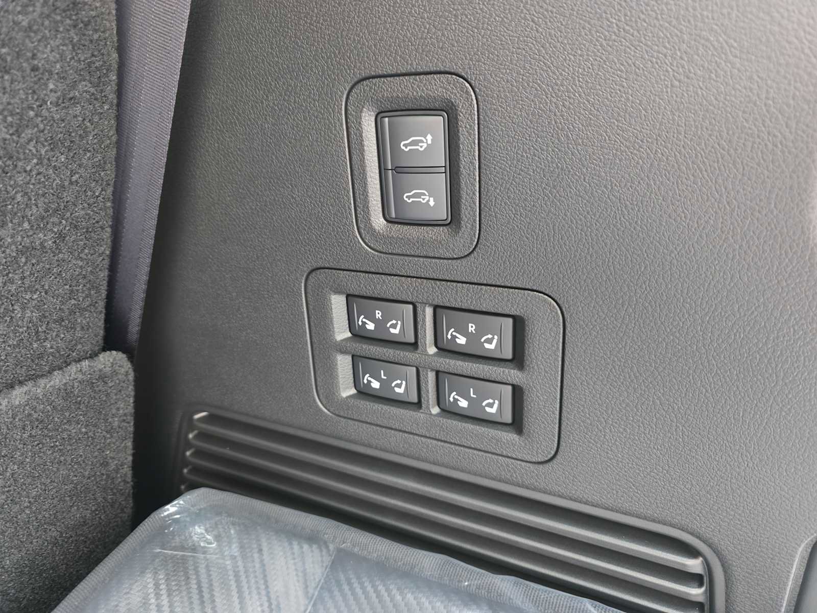 New 2026 INFINITI QX80 Luxe w/ Cargo Package image 29