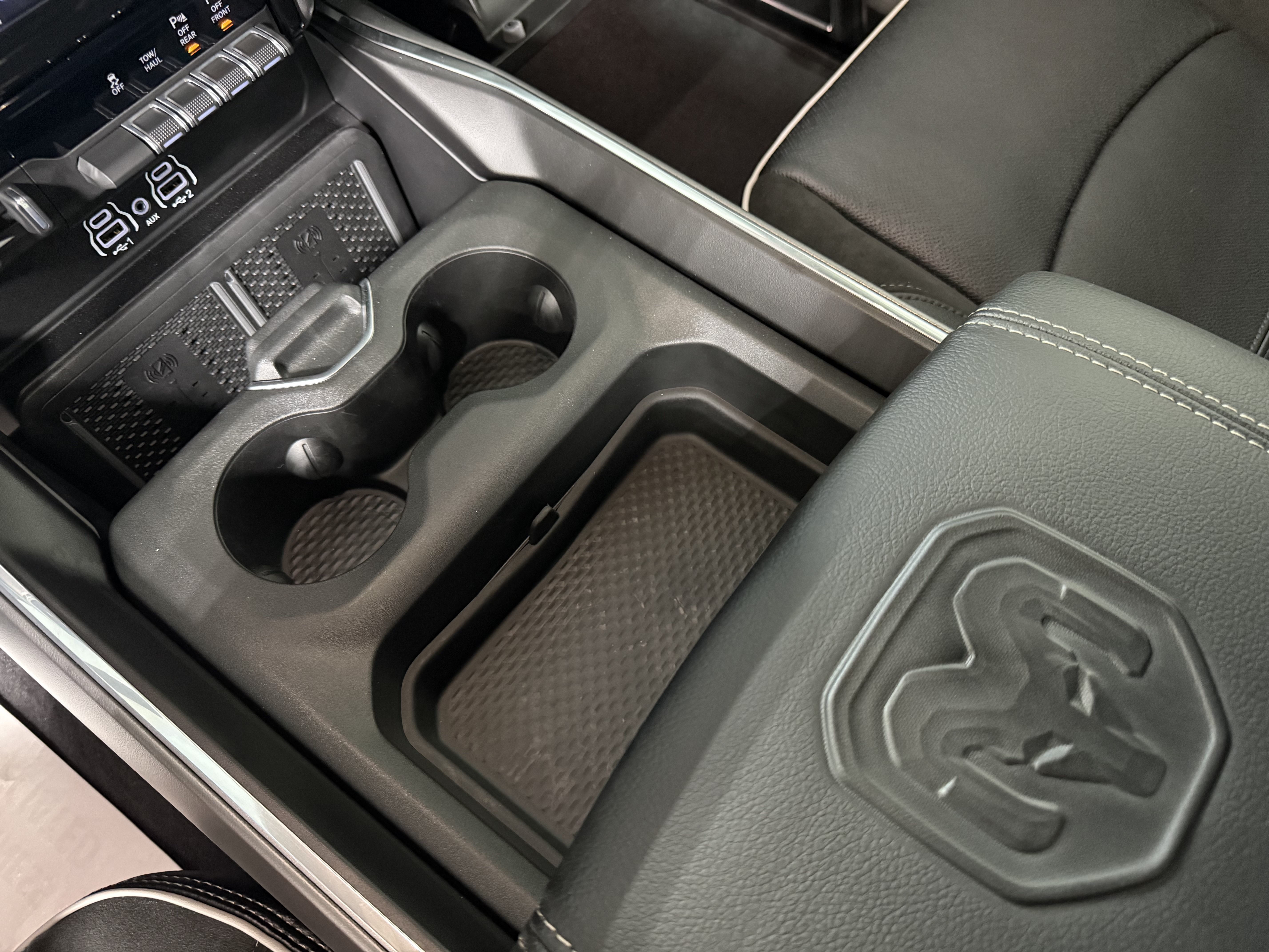 New 2026 RAM 2500 Laramie w/ Night Edition AWD/4WD image 20