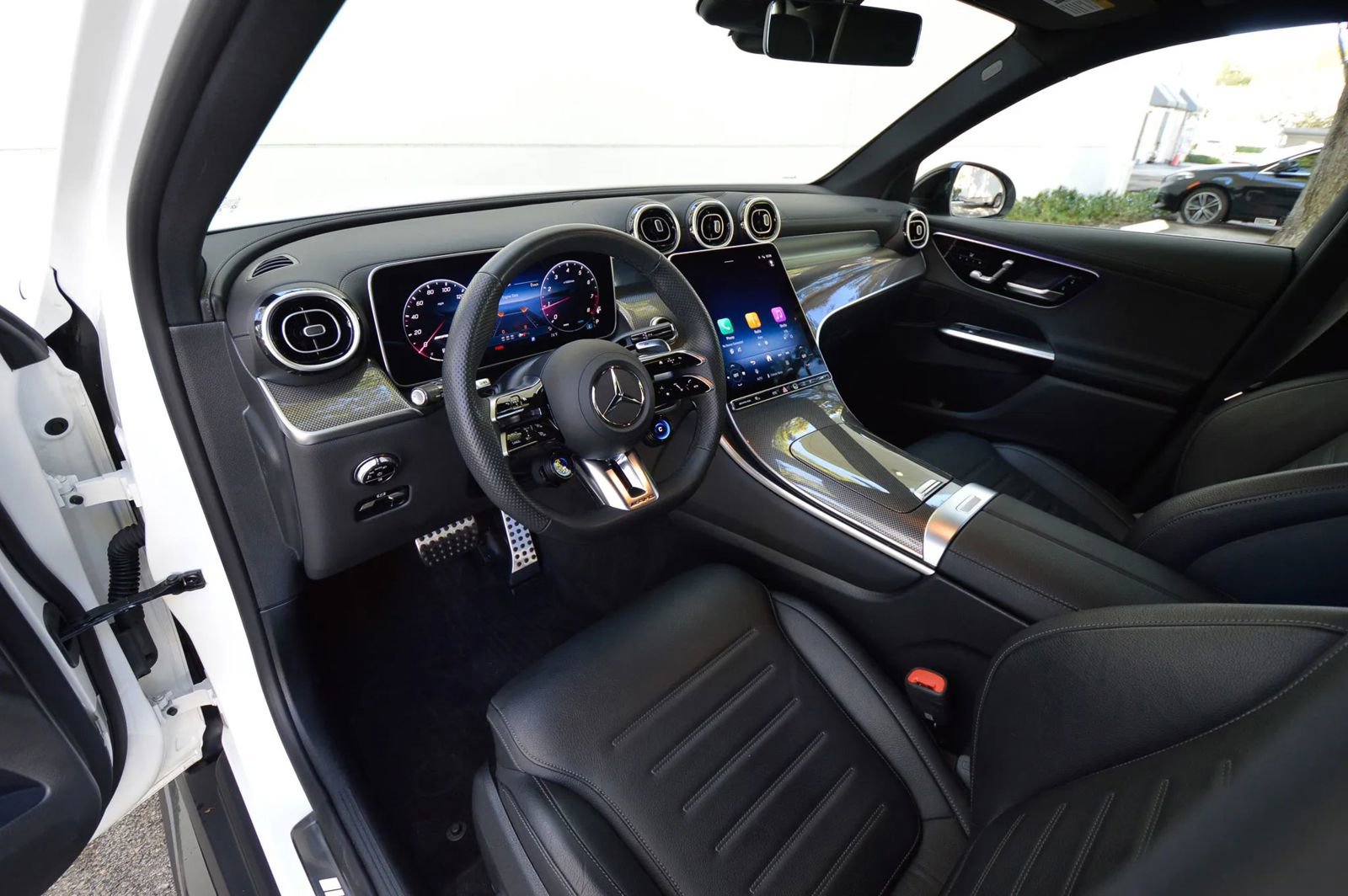 Used 2025 Mercedes-Benz GLC 43 AMG 4MATIC image 26