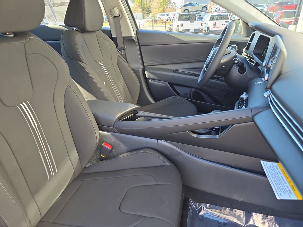 New 2026 Hyundai Elantra Blue image 10