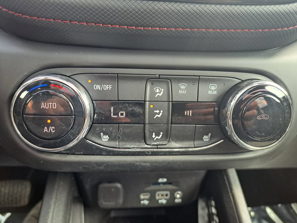 Used 2023 Chevrolet TrailBlazer RS w/ Sun and Liftgate Package AWD/4WD image 18