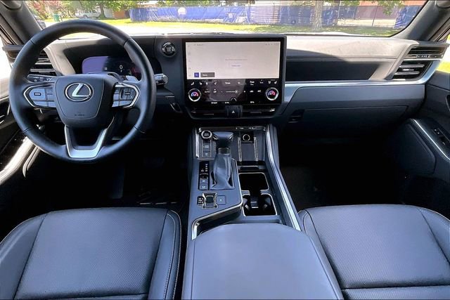 Used 2025 Lexus GX 550 w/ Accessory Package (2T) AWD/4WD image 4