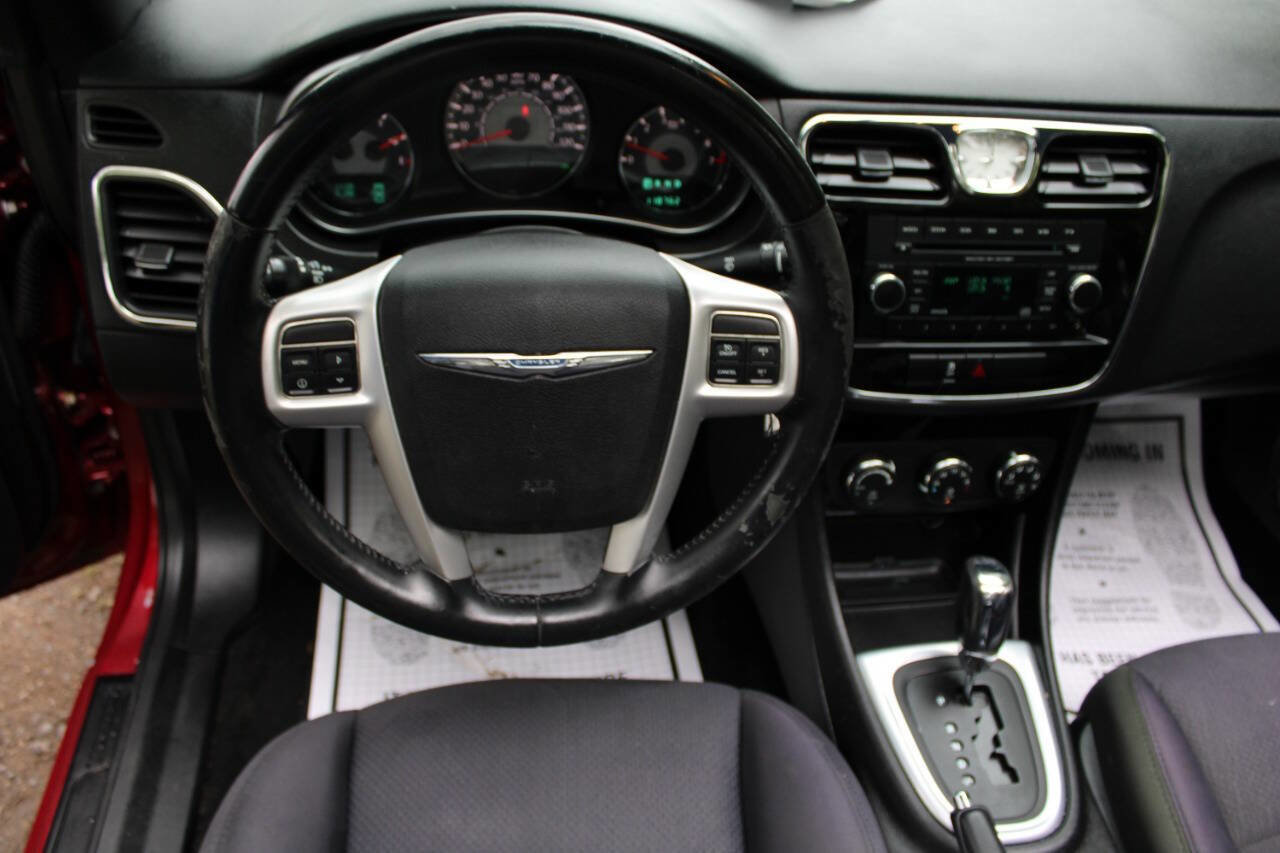 Used 2013 Chrysler 200 Touring image 17