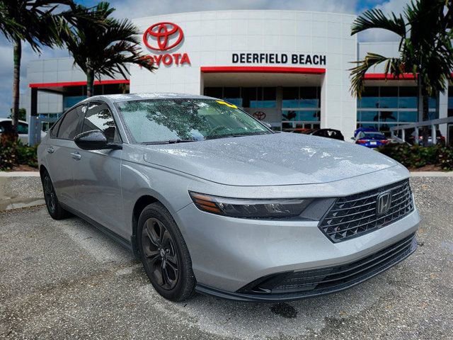 Used 2025 Honda Accord SE image 1