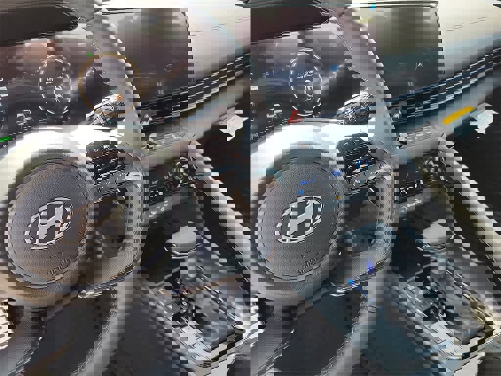 New 2025 Hyundai Elantra SEL image 30