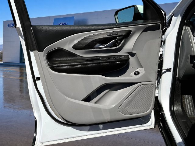 Used 2022 GMC Terrain SLT w/ LPO, Floor Liner Package AWD/4WD image 22