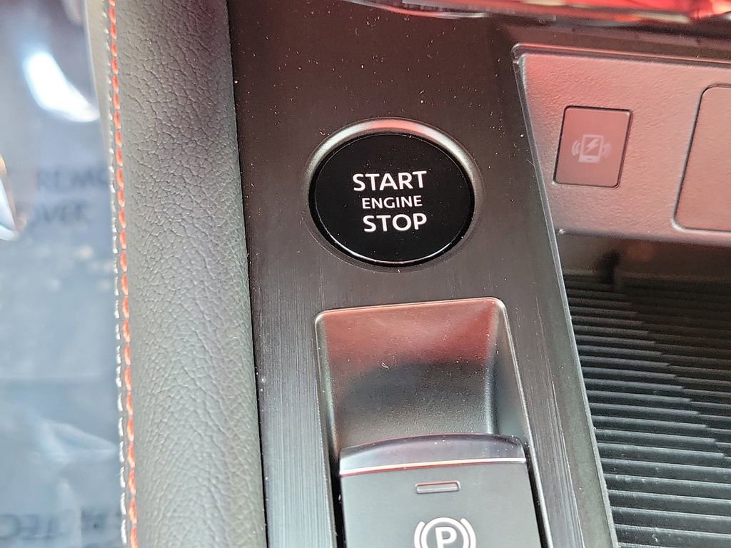 Certified 2025 Nissan Kicks SR image 40
