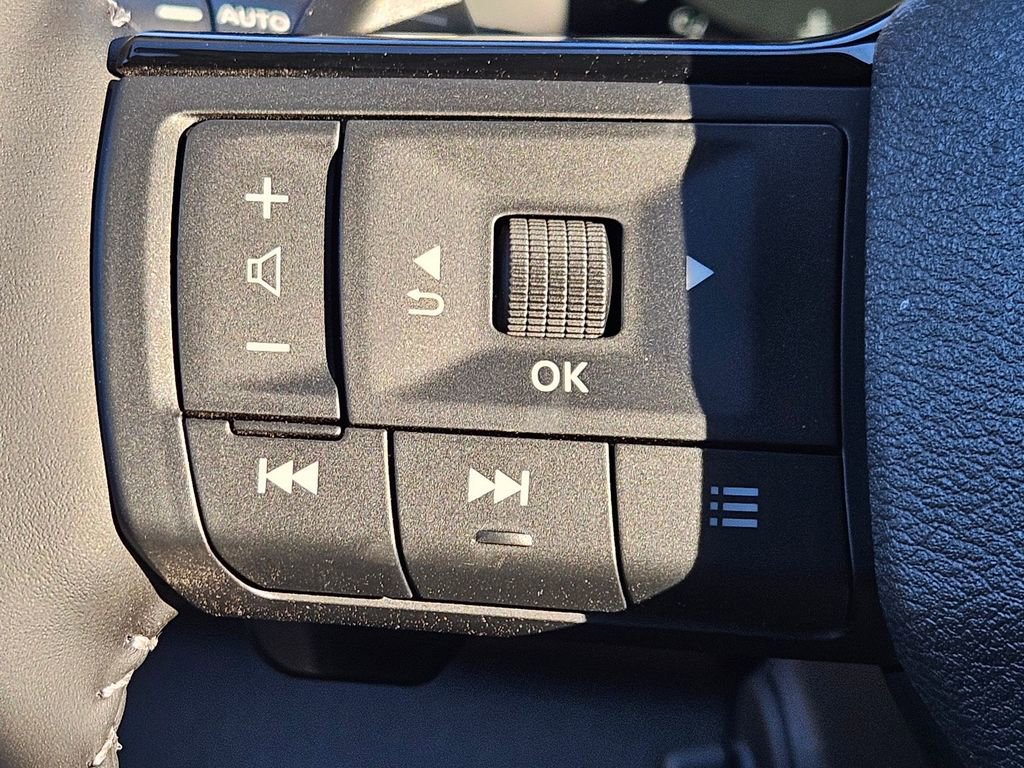 New 2026 Nissan Pathfinder Platinum image 17