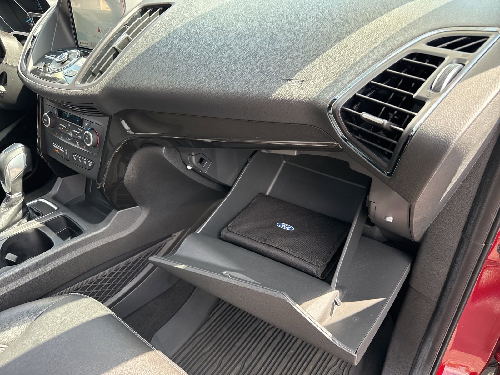 Used 2019 Ford Escape Titanium AWD/4WD image 36