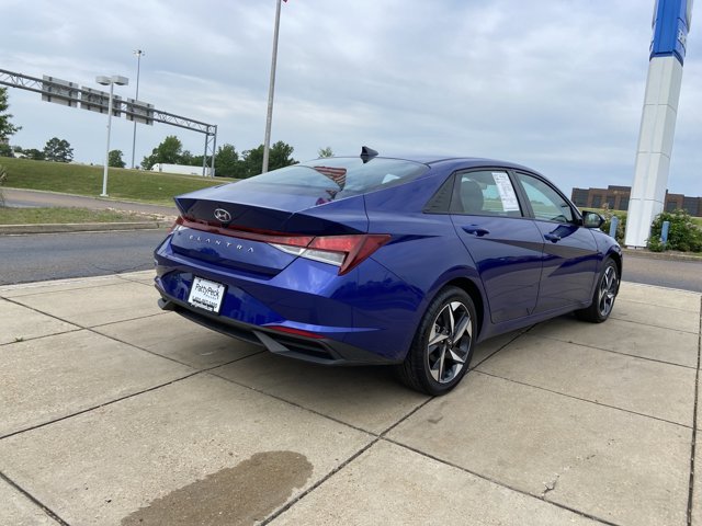 Used 2023 Hyundai Elantra SEL w/ Convenience Package FWD image 11