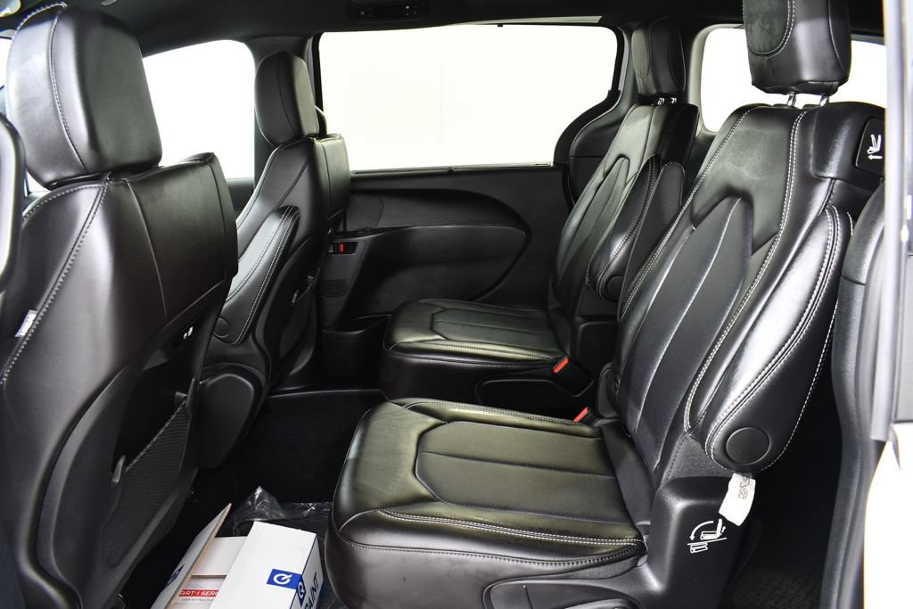 Used 2026 Chrysler Pacifica Select FWD image 17