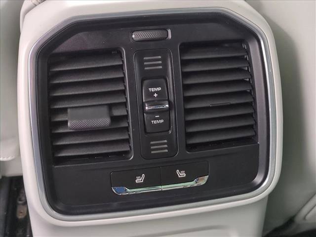 Used 2022 Porsche Macan image 19