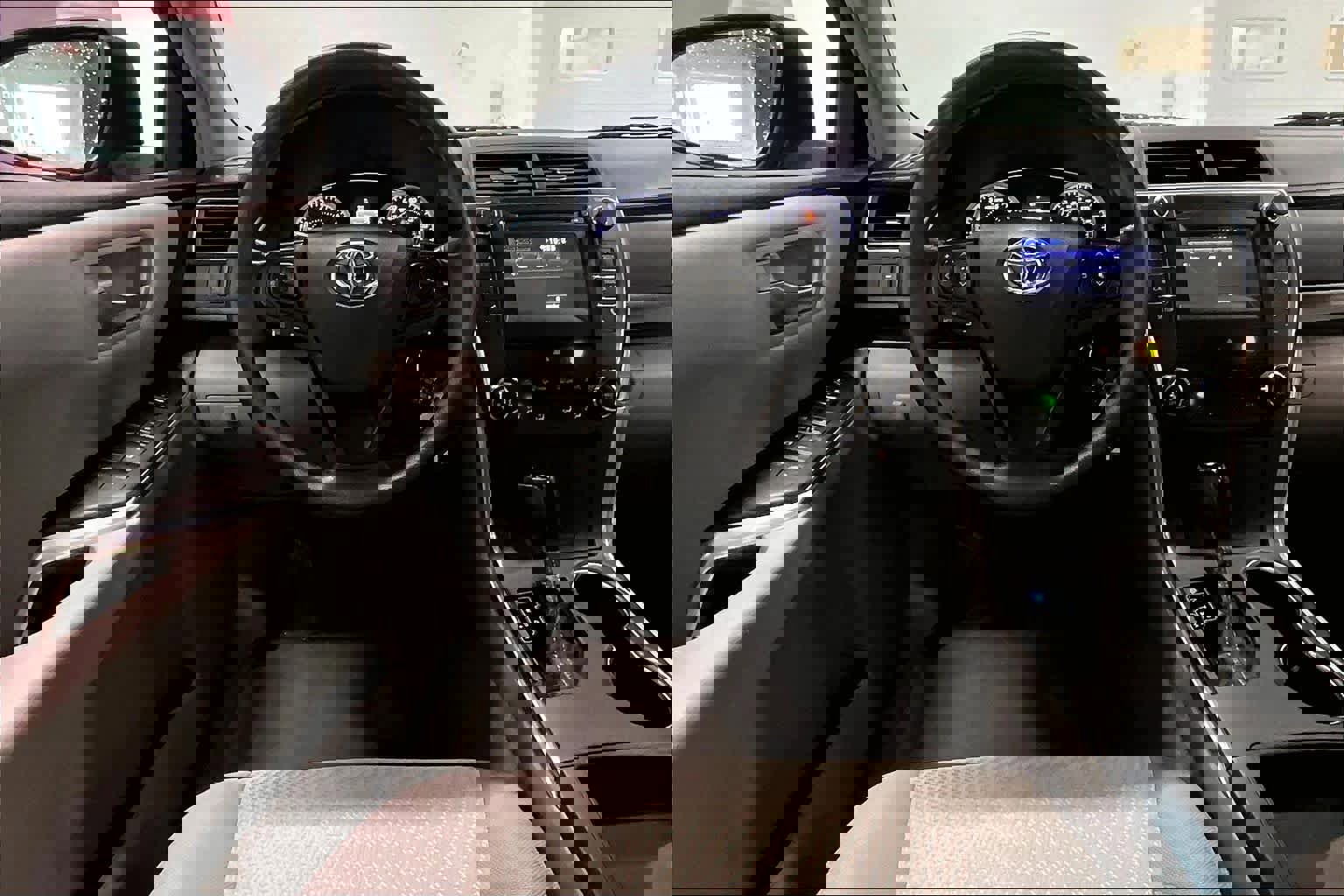 Used 2017 Toyota Camry LE FWD image 12